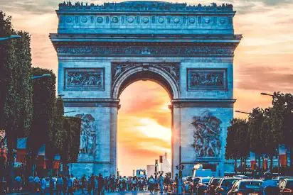 قوس النصر في باريس وأسراره الغامضة
